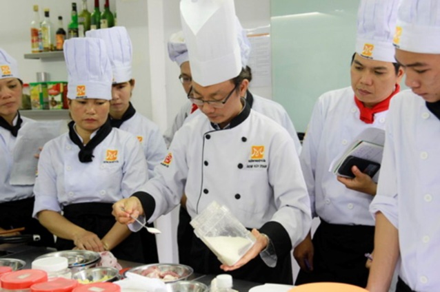 cooking class for Vietnamese soup recipe
