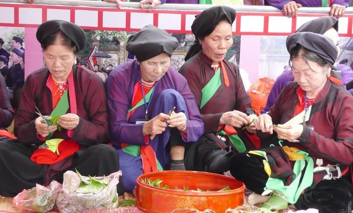 Vietnamese women and betel