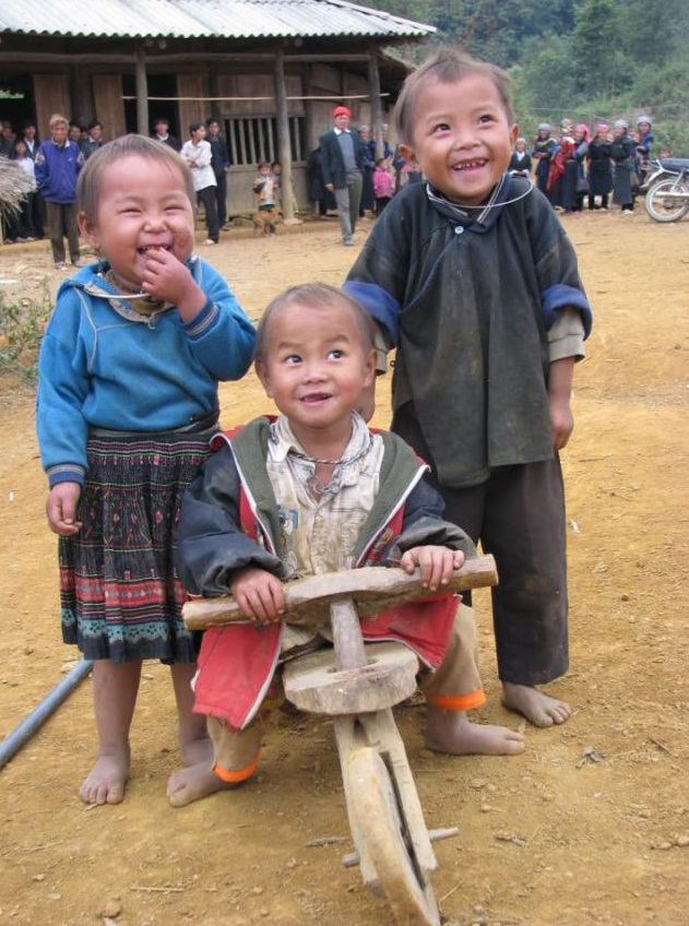 le-sourire-des-enfants-ethniques