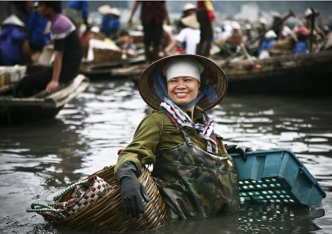 happiness-of-fisherman-in-halong