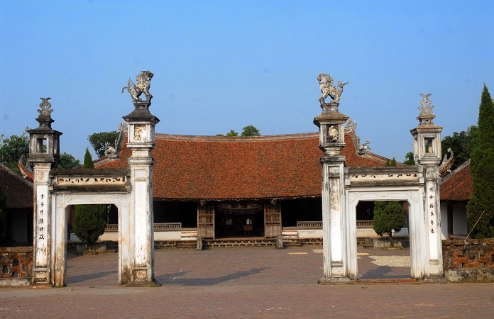 the vietnamese village community house