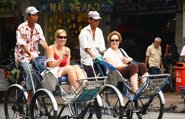 pedicab-means-of-transport-in-saigon