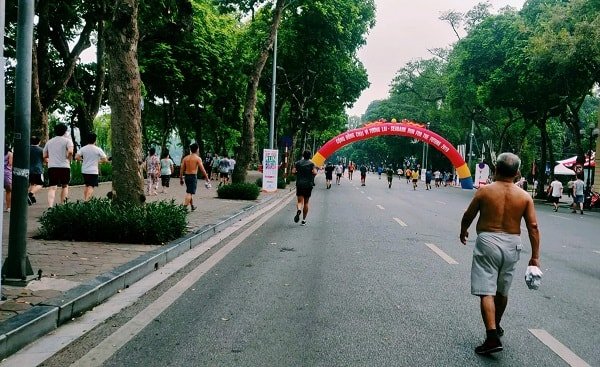 do-excercise-running-jogging-in-vietnam