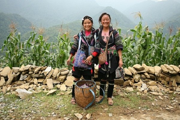 Ethnic girls in Sapa