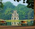 le-bord-du-lac-de-hoan-kiem-hanoi-vietnam-photos (1)