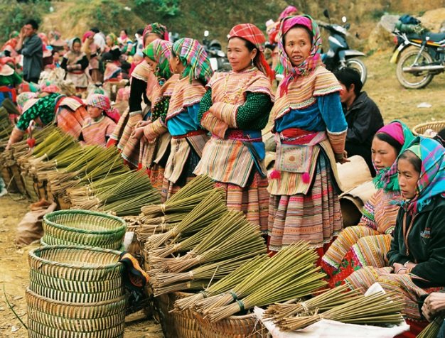 can cau to bac ha market