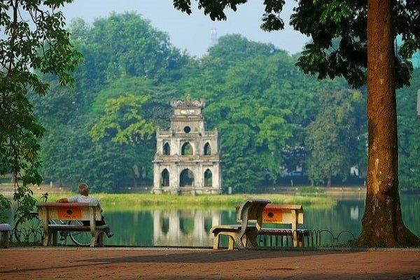 hoan kiem lake hanoi vietnam