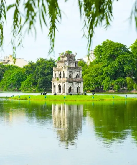 Hoan Kiem Lake (Restored Sword): A Treasure Chest of Legends and Hanoi’s History