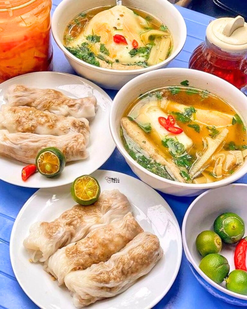 Banh cuôn Cao Bang (Galettes de riz vapeur au bouillon chaud)