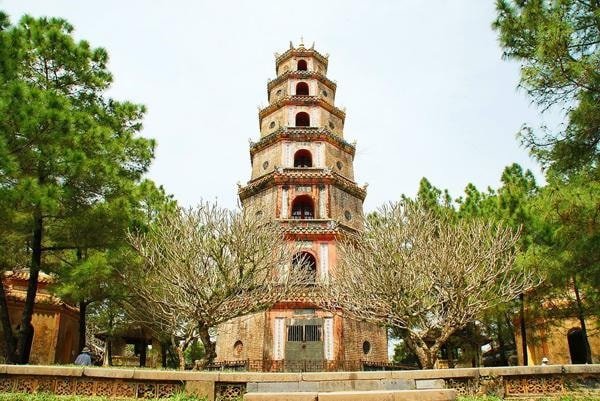 thien mu hue vietnam voyage