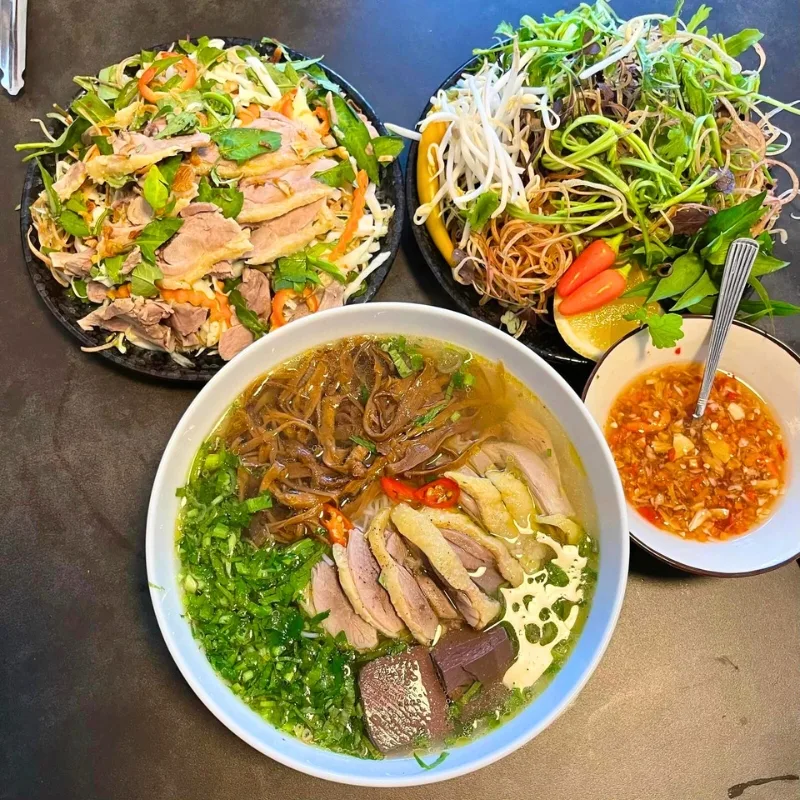 Bun Mang Vit (Duck and Bamboo Shoot Noodle Soup)