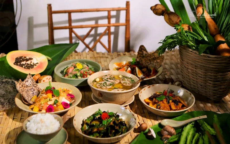 Đu Đủ Xanh invites you to enjoy a healthy vegetarian meal, crafted from natural ingredients
