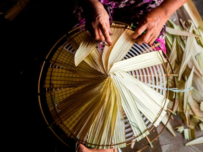 Symbol of Vietnam, the Nón Lá is often chosen as a gift by visitors