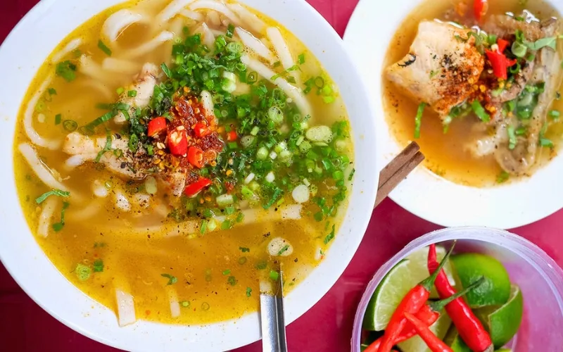 Cháo canh (Thick Noodle Soup)