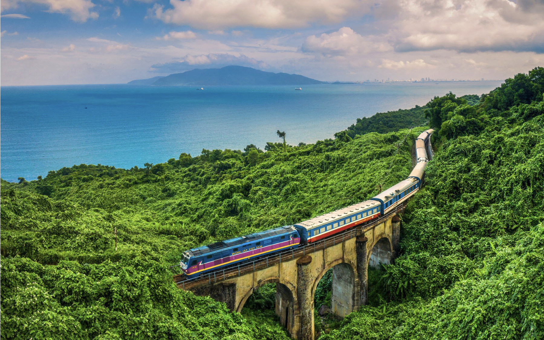 Trains in Vietnam