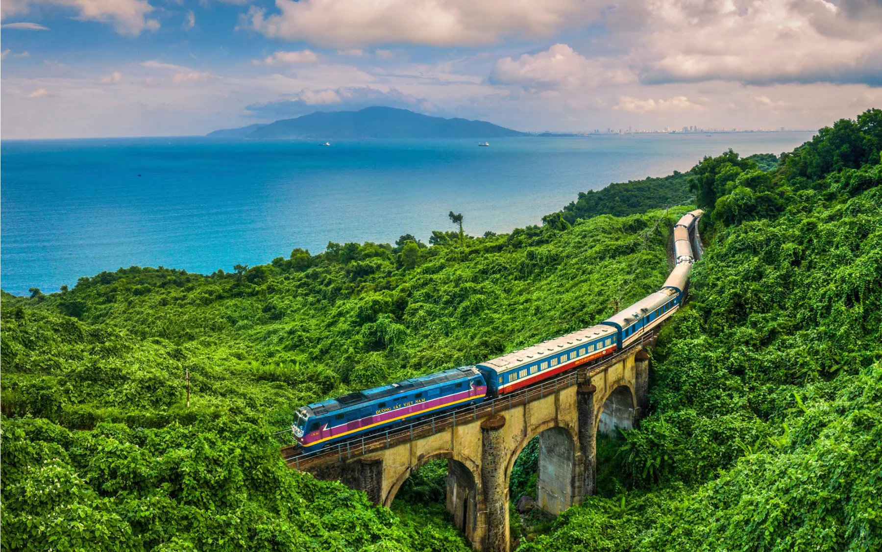 Trains in Vietnam