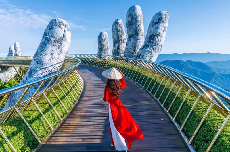 golden-bridge-bana-hill