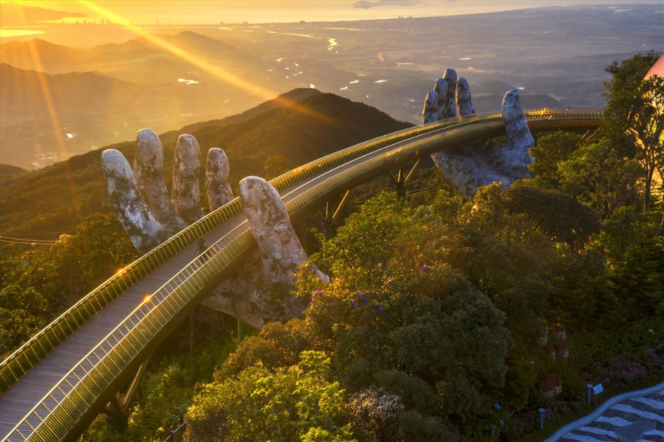 Golden Bridge Bana Hill Da Nang